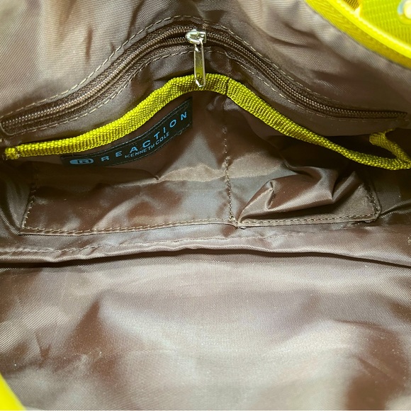 NWT Kenneth Cole Reaction Small Moss Green Barrel Bag - Picture 2 of 10